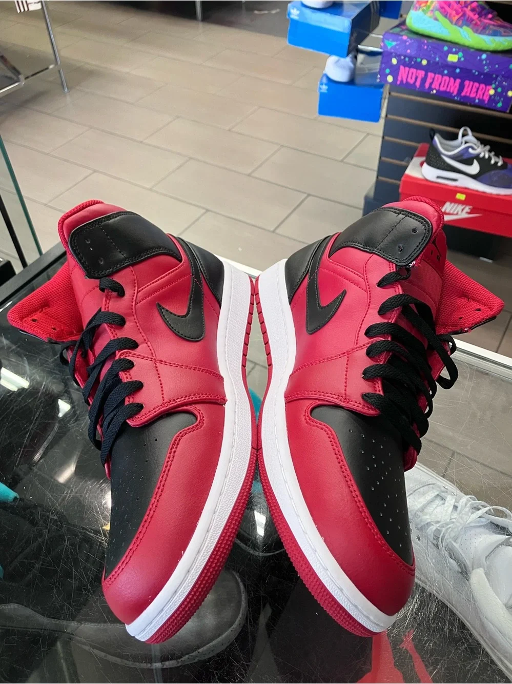 Air Jordan 1 Mid Reverse Bred Size 11.5
